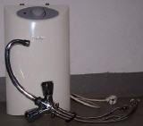 Boiler mit Armatur fürs Waschbecken