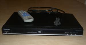 gebrauchte Möbel mit DVD-Player