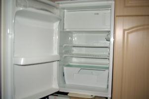 gebrauchter Einbau-Kühlschrank