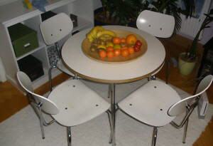 gebrauchter Tisch mit 4 Stühle weiß
