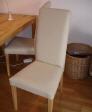 gebrauchter Tisch mit 4 weiße Stühle