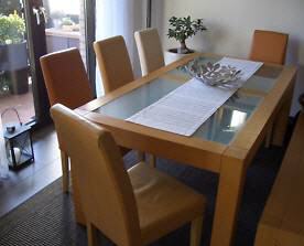 gebrauchter Tisch mit Bank und 5 Stühlen