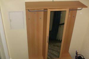 gebrauchte Wandgarderobe mit Spiegel