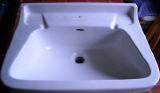 Handwaschbecken mit Seifenablage
