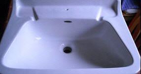Handwaschbecken mit Seifenablage