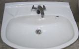 gebrauchtes Waschbecken mit Armatur