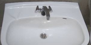 Waschbecken mit Armatur gebraucht