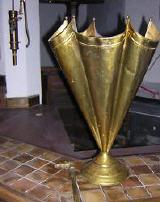 gebrauchter Metall Schirmständer Messing