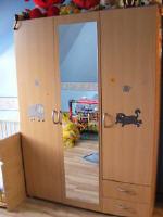 gebrauchter günstiger 3 türer Schrank