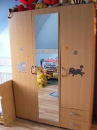 gebrauchter günstiger 3 türer Schrank