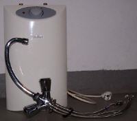 Boiler mit Armatur fürs Waschbecken