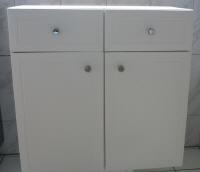 gebrauchten Badezimmerschrank