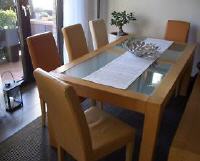gebrauchter Tisch mit Bank und 5 Stühlen