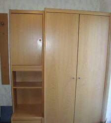 Kinderzimmer-Schrank