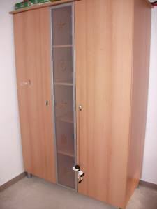 günstige Kinderzimmer-Schrank