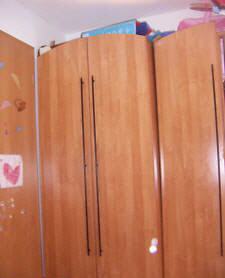 gebrauchter günstiger Kinderzimmer-Schrank