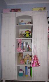 gebrauchter günstiger Kinderzimmer-Schrank