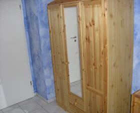 gebrauchter günstiger Kinderzimmer-Schrank
