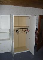 gebrauchter günstiger Kinderzimmer-Schrank