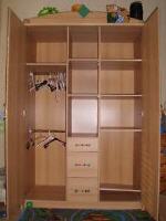 gebrauchter günstiger Kinderzimmer-Schrank