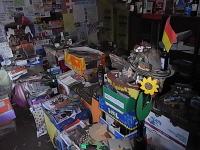 Laden und Entsorgung von Messie Müll