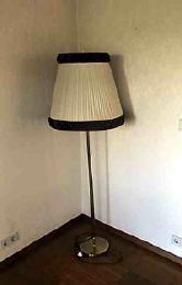 gebrauchte Möbel Stehlampe