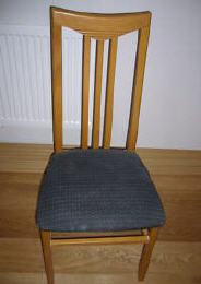 gebrauchter Stuhl Buche blauer Stoff Bezug